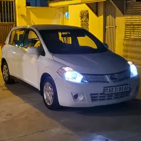 Nissan Versa 2010