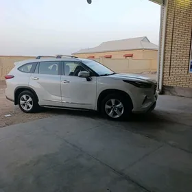Toyota Highlander 2021