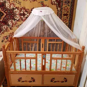кроватка и коляска