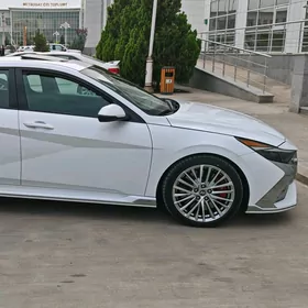 Hyundai Elantra 2022