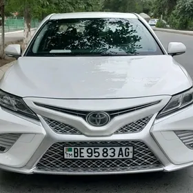 Toyota Camry 2018