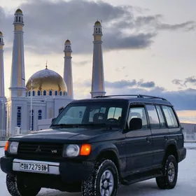 Mitsubishi Montero 1996