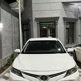 Toyota Camry 2020