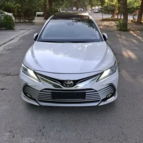 Toyota Camry 2020