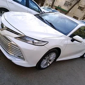 Toyota Camry 2017