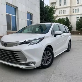 Toyota Sienna 2021
