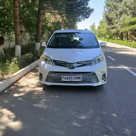 Toyota Sienna 2018