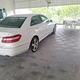 Mercedes-Benz E350 2011