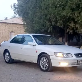 Toyota Camry 2000