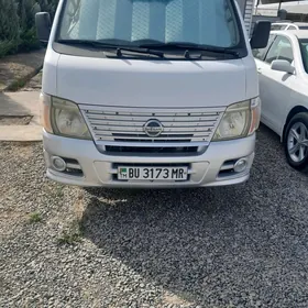 Nissan Urvan 2010