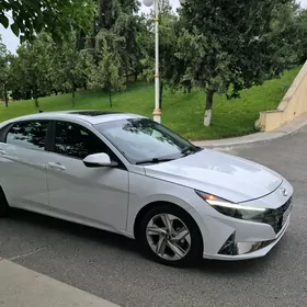 Hyundai Elantra 2022