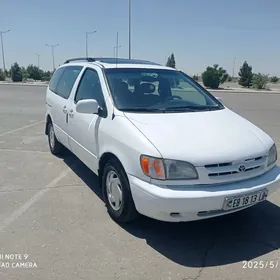 Toyota Sienna 2000