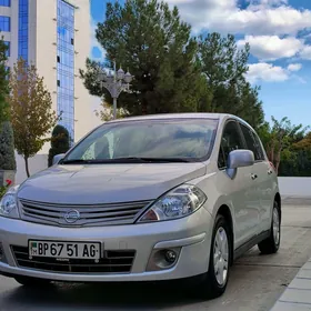 Nissan Versa 2011