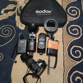 NIKON  D 90