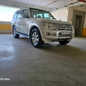 Mitsubishi Pajero 2016