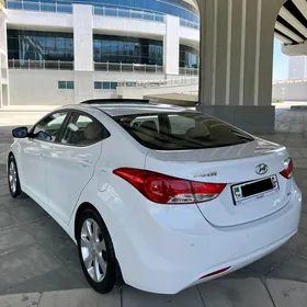 Hyundai Elantra 2011