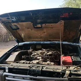Mitsubishi Montero 1995