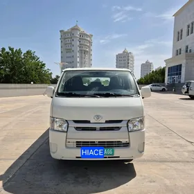 Toyota Hiace 2015