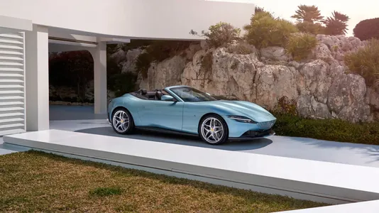 Ferrari покажет в июле новый спорткар Amalfi: преемник Roma обещает удивить