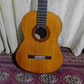 Yamaha klassik gitara