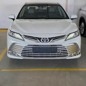 Toyota Camry 2024
