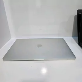 macbook pro i7