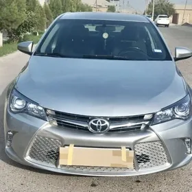 Toyota Camry 2017