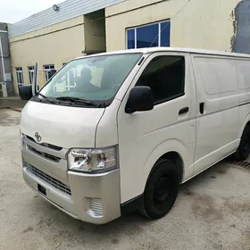 Toyota Hiace 2021