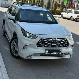 Toyota Highlander 2021