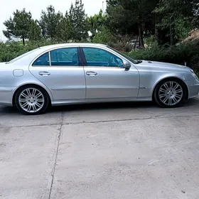 Mercedes-Benz E320 2004