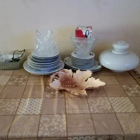 Посуда разная и дом утварь