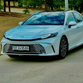 Toyota Camry 2025