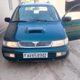 Mitsubishi Chariot 1995