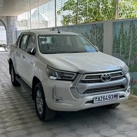 Toyota Hilux 2023