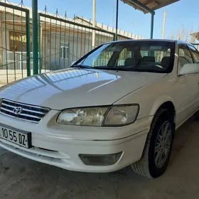 Toyota Camry 2000