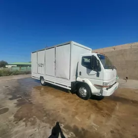 Mitsubishi Fuso 2003