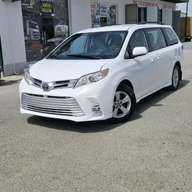 Toyota Sienna 2020