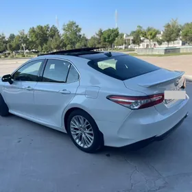 Toyota Camry 2018