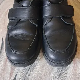 Школьные туфли