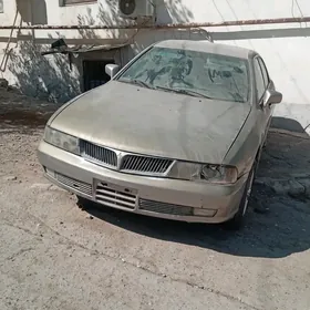 Mitsubishi Diamante 1995