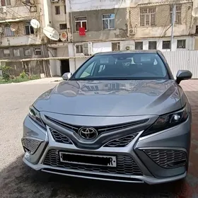 Toyota Camry 2022