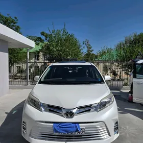 Toyota Sienna 2017