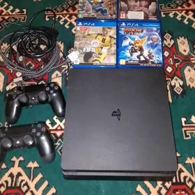 PS 4