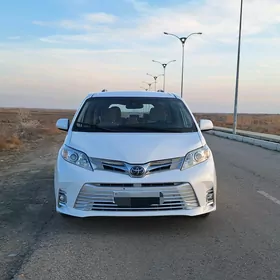 Toyota Sienna 2019
