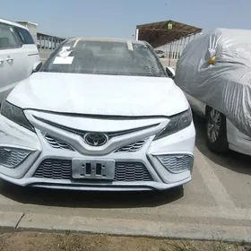 Toyota Camry 2021