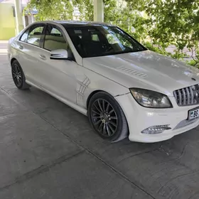 Mercedes-Benz C300 2009