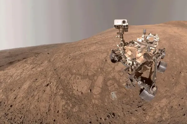 «Perseverance» mars roweri «tozan arwahy» bilen selfi düşdi