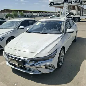 Hyundai Elantra 2025