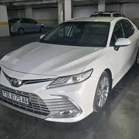 Toyota Camry 2021
