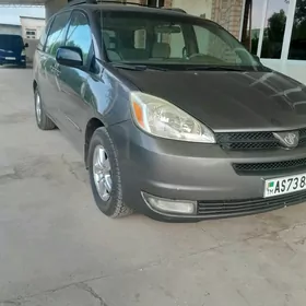 Toyota Sienna 2004